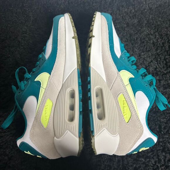 Nike Shoes - Nike Women's Air Max